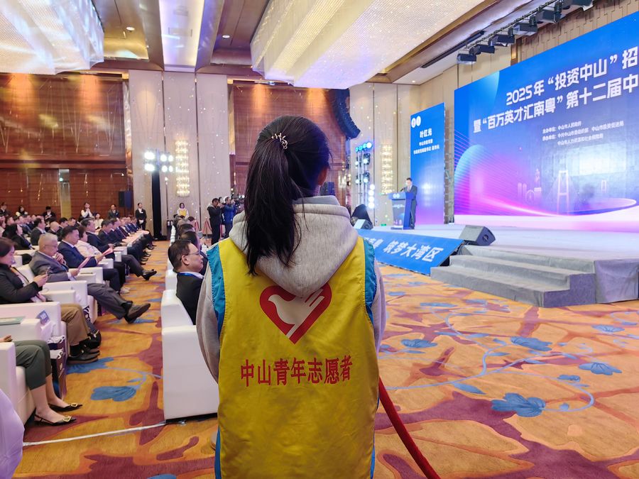 6.青年志愿服务活动现场.jpg